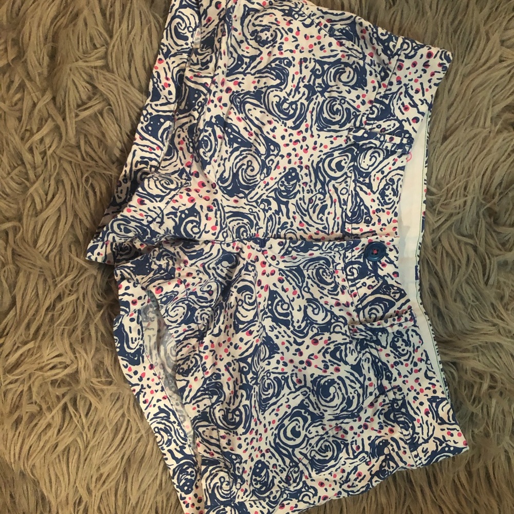 Size 4 lilly shorts.